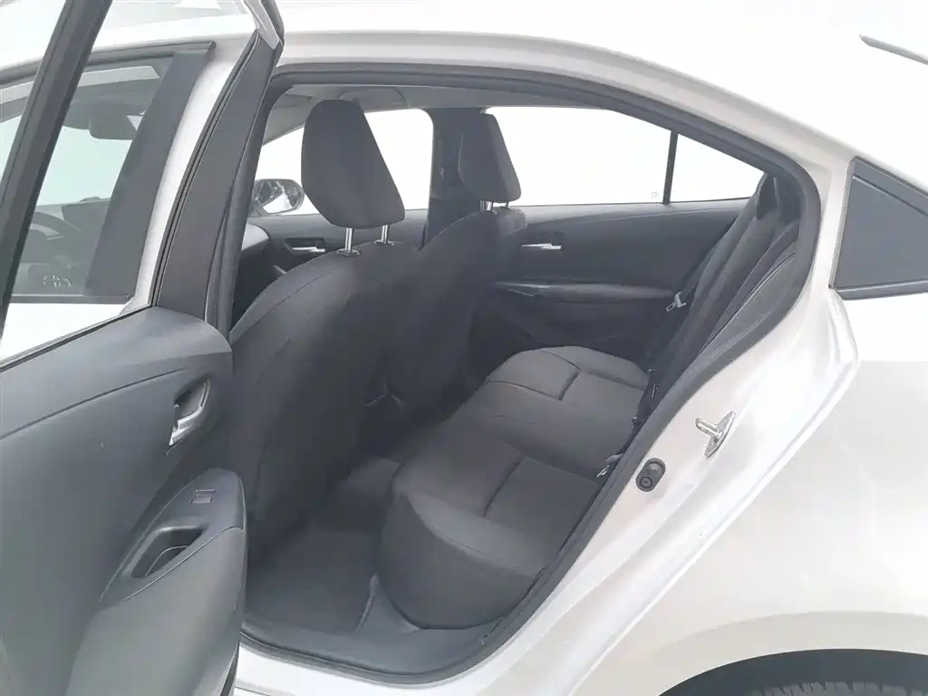 Toyota Corolla 2023 1.5L Pioneer Edition фото 15