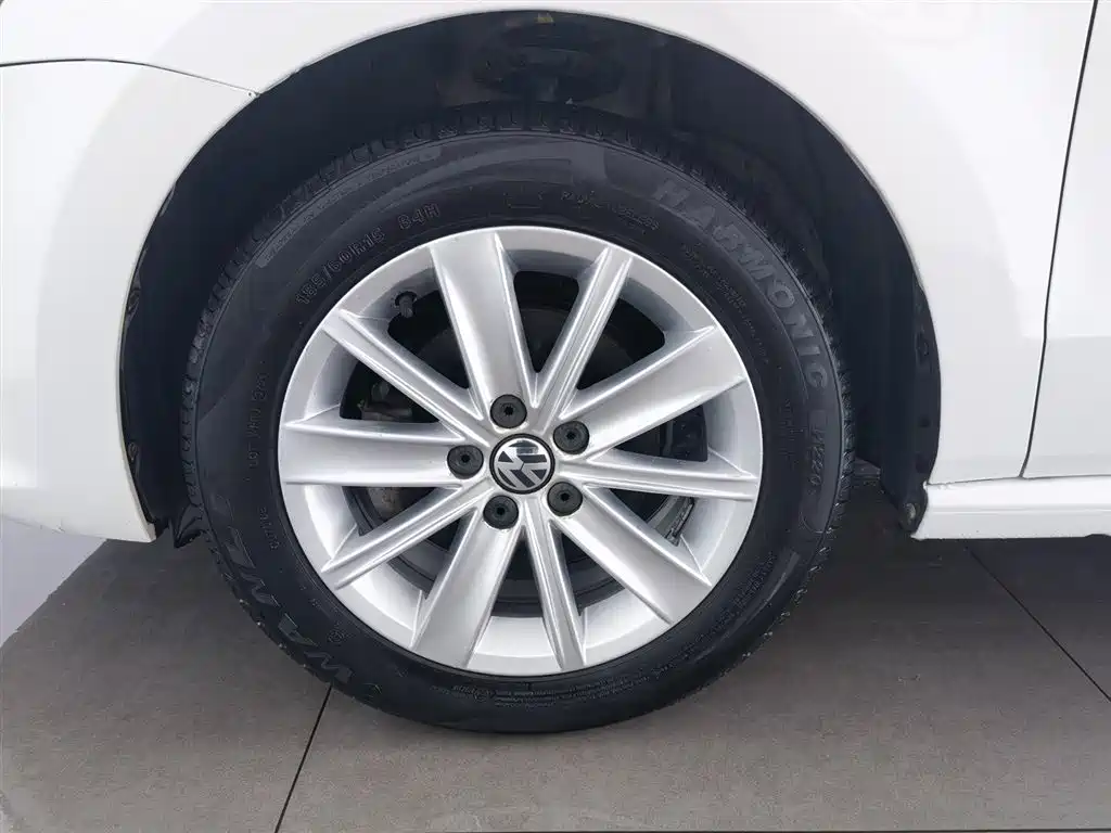 Volkswagen Polo 2014 1.6L Automatic Comfort Edition фото 17