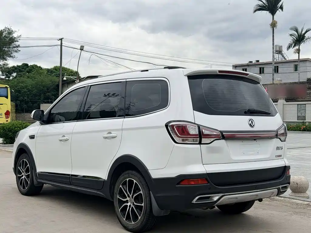 Dongfeng Fengxing Jingyi X6 2018 2017 Joy Series 1.5T Manual Luxury