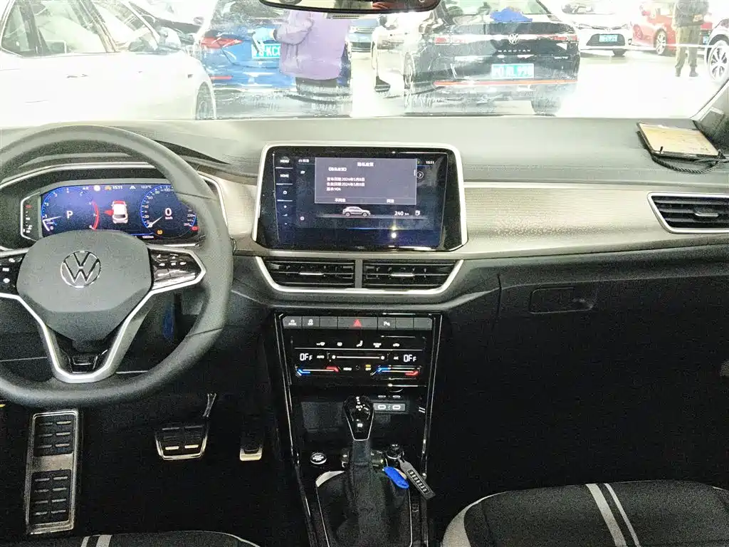 Volkswagen T-ROC 2025 Facelift 300TSI DSG 2WD Dawn Edition фото 6