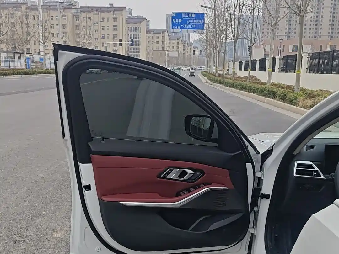 BMW I3