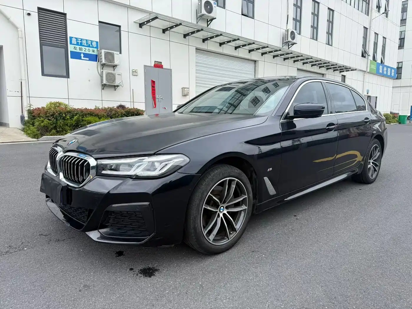 BMW 5 Series 2022 525Li M Sport Package