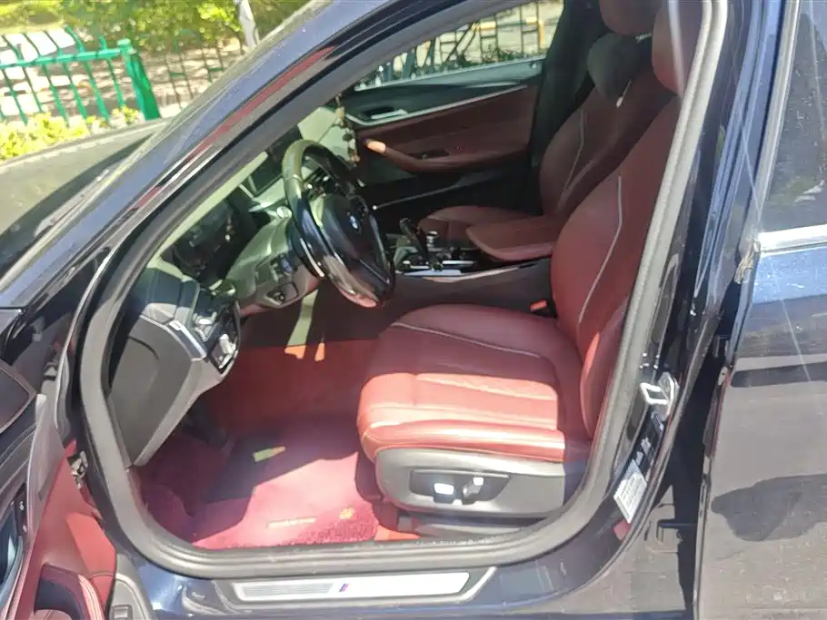 BMW 5 Series 2022 530Li Leading M Sport Package фото 9