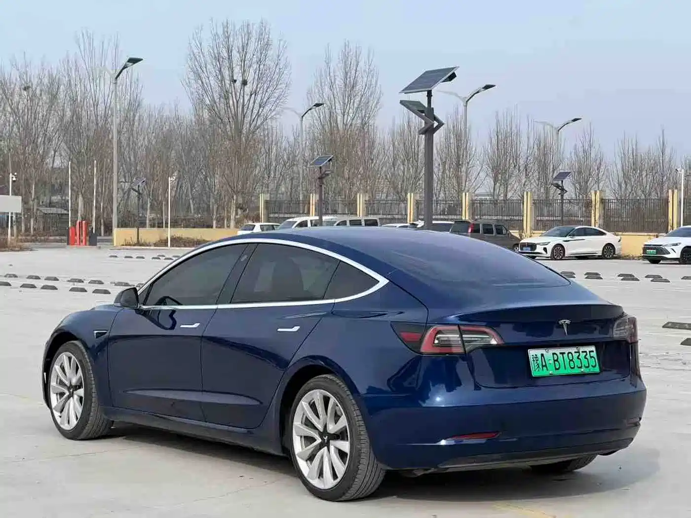TESLA MODEL 3