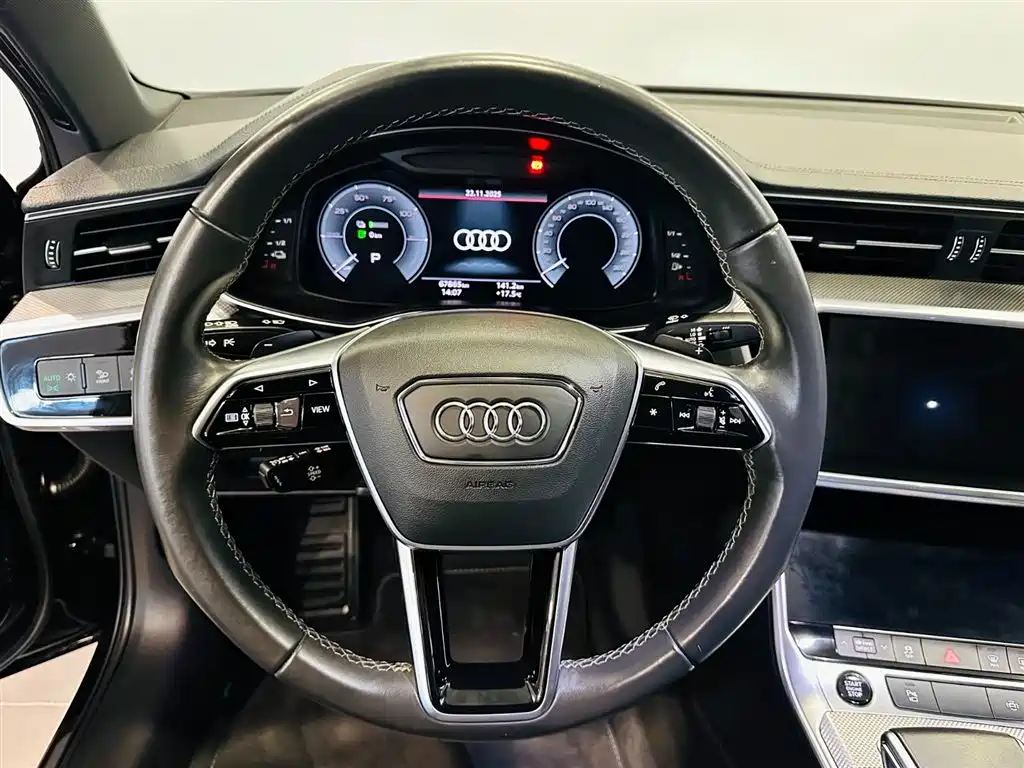 Audi A6L New Energy 2020 55 TFSI e quattro фото 12