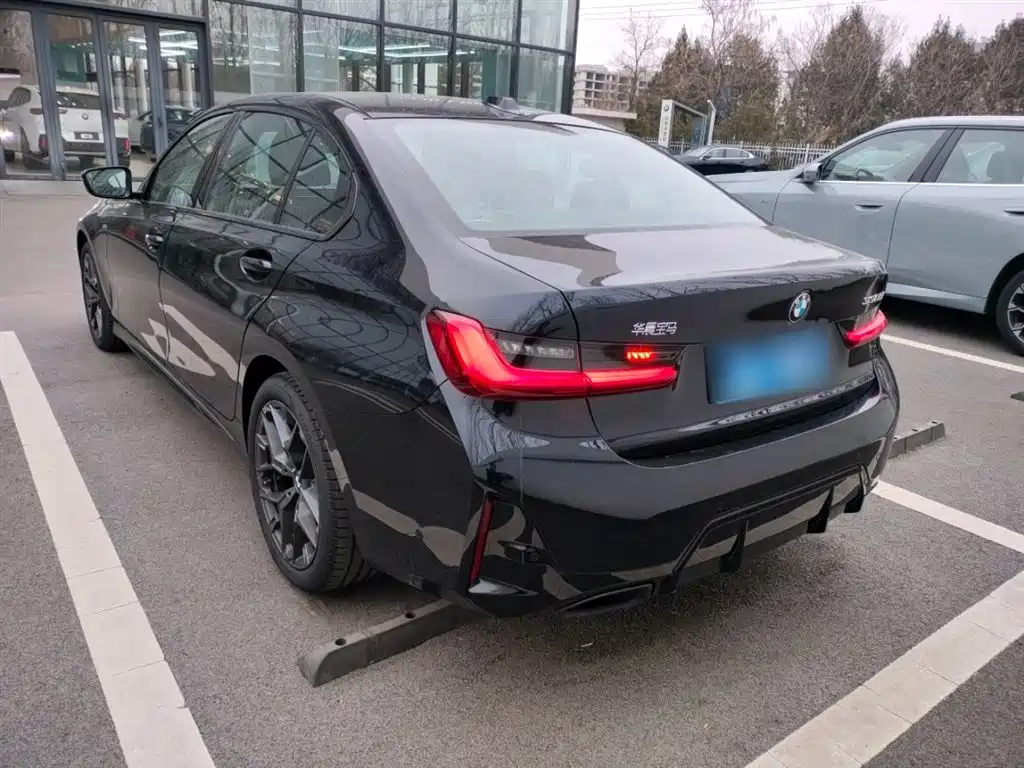 BMW 3 Series 2025 330Li M Sport Night Edition фото 6