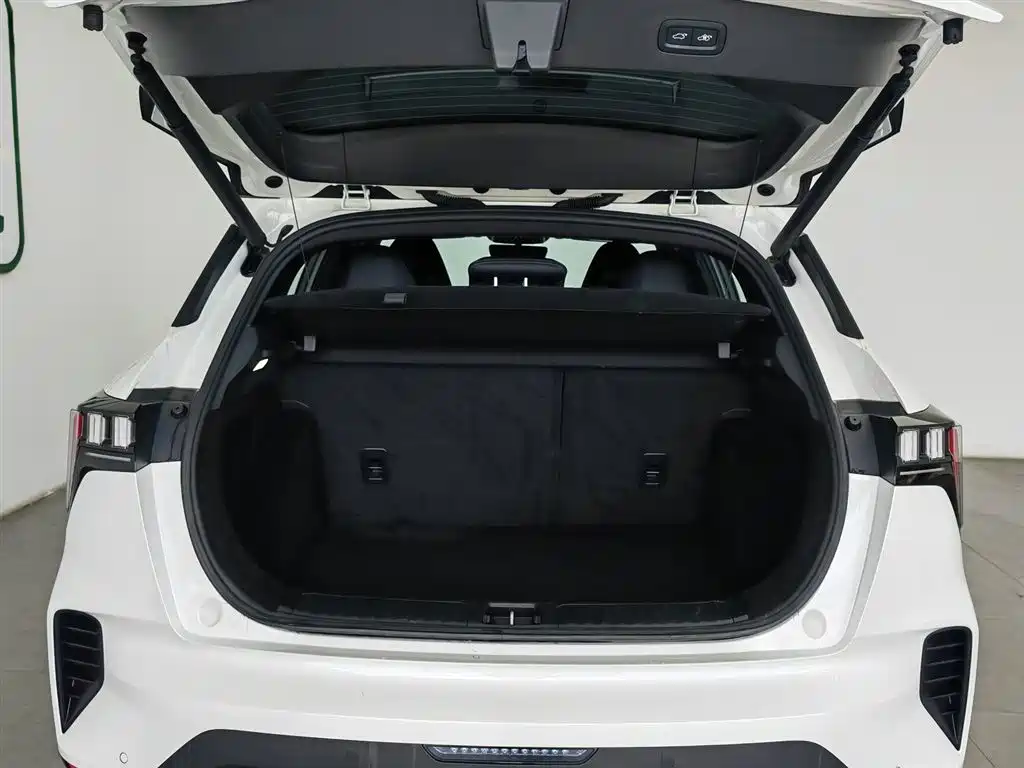 Lynk & Co 06 2023 Remix 1.5T Power Pro фото 16