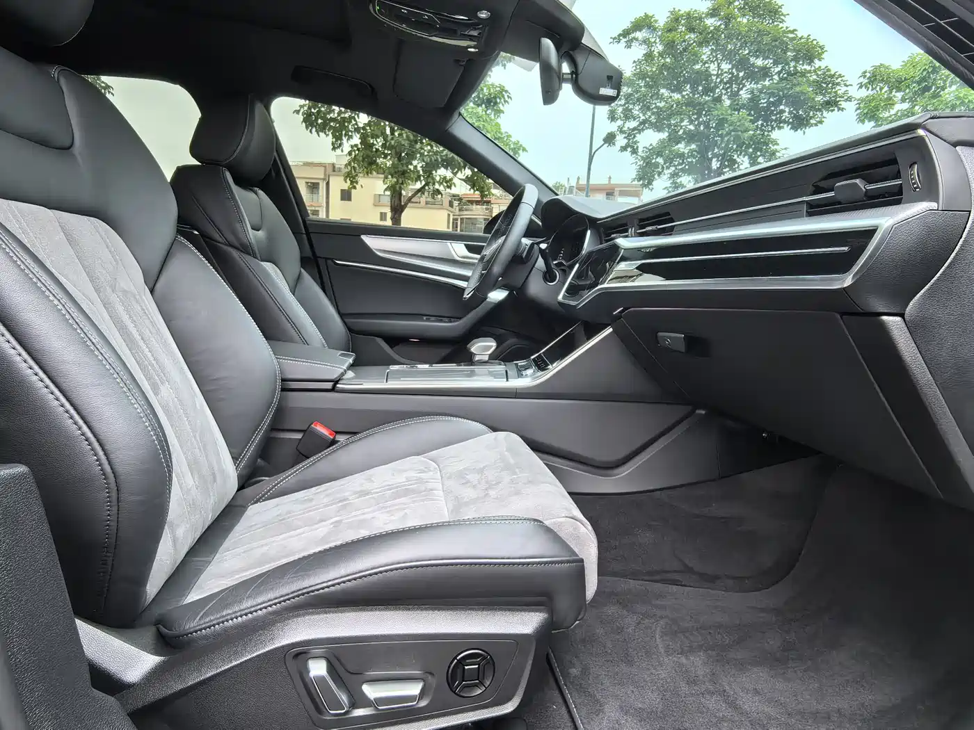 Audi A6L 2024 45 TFSI Premium Dynamic фото 17