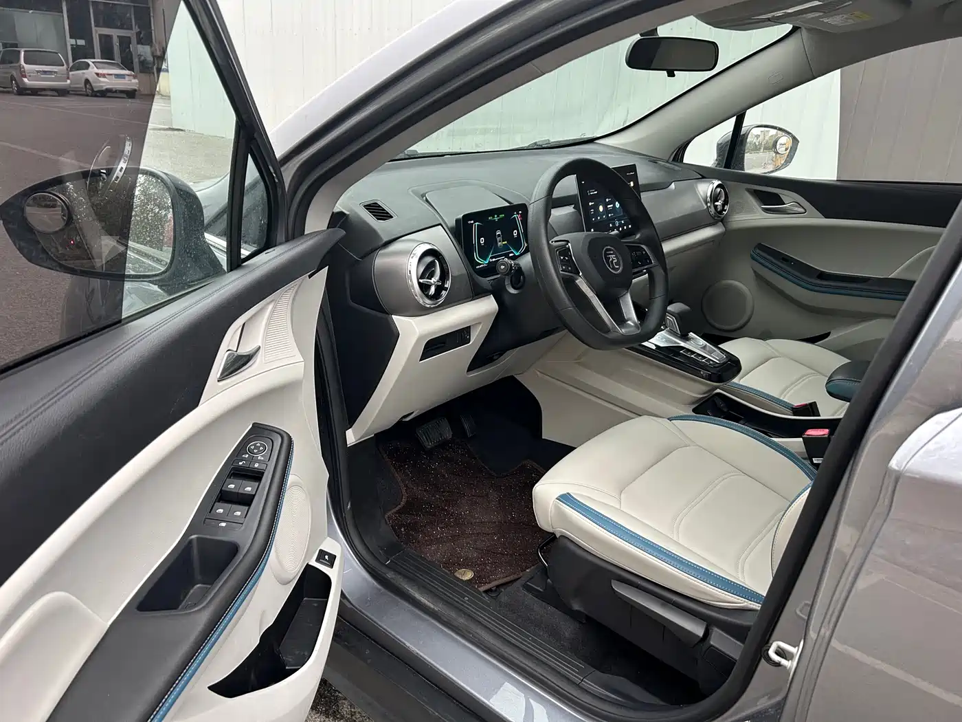 BYD Yuan Pro 2023 401KM Luxury фото 12