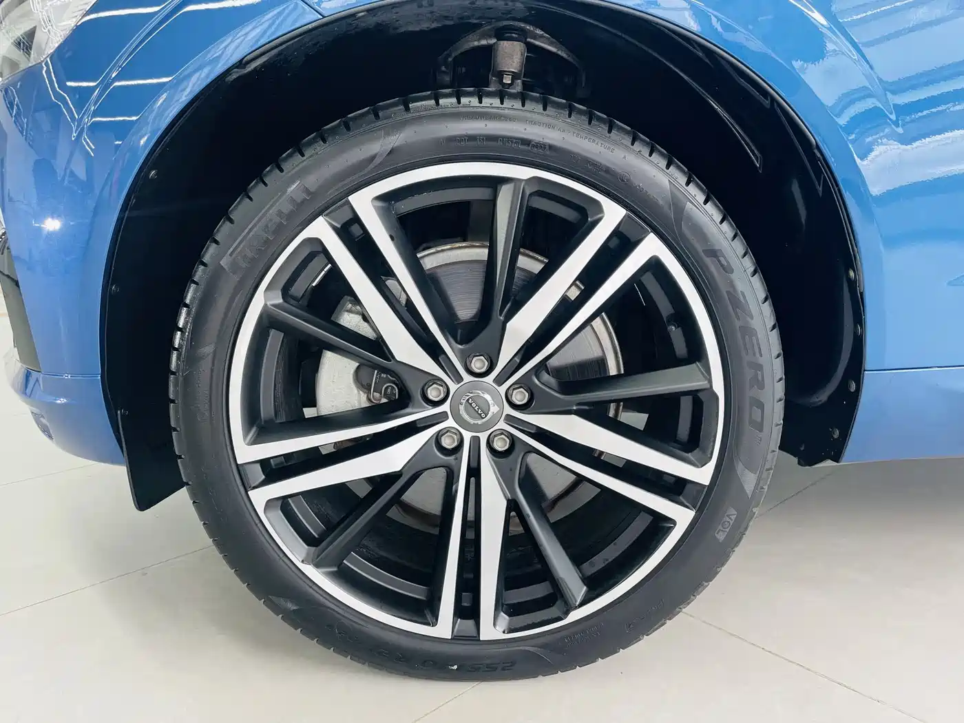 VOLVO XC60 PLUG IN HYBRID