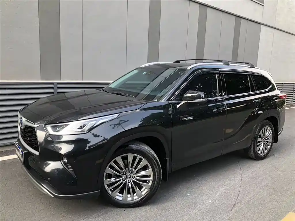 TOYOTA HIGHLANDER