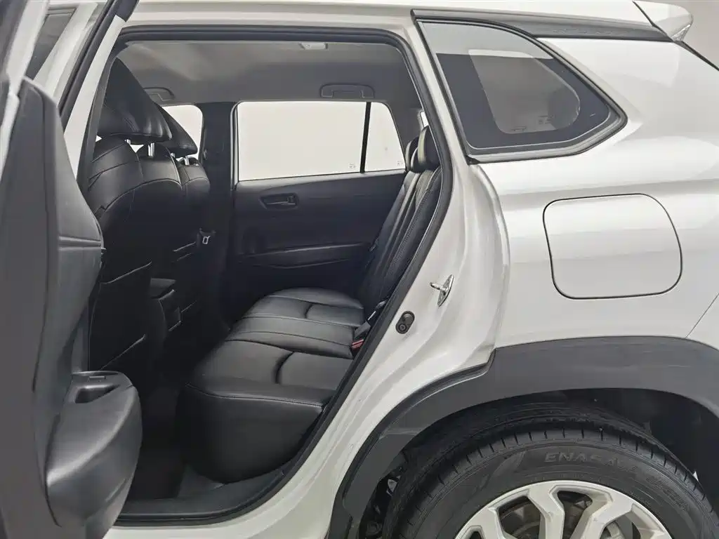 Toyota Frontlander 2022 2.0L CVT Elite фото 15