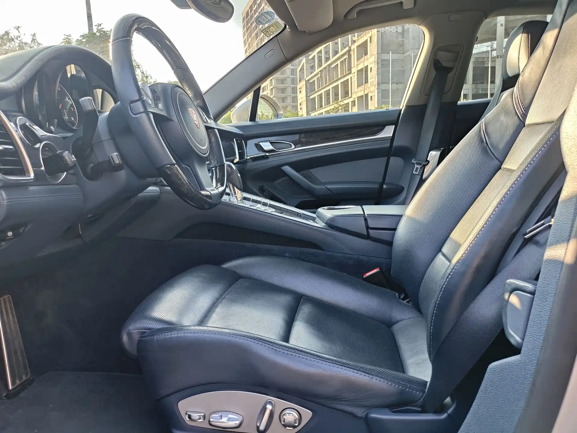 Photo 10 - Porsche Panamera
