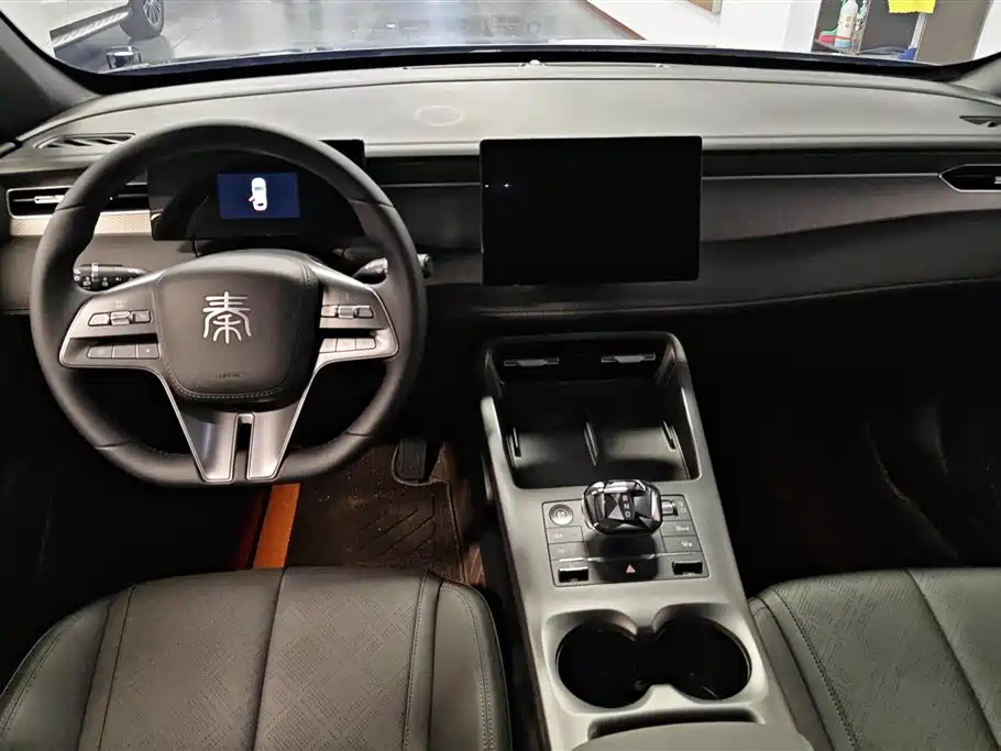 BYD Qin PLUS 2025 DM-i Smart Drive 55KM Leader фото 12