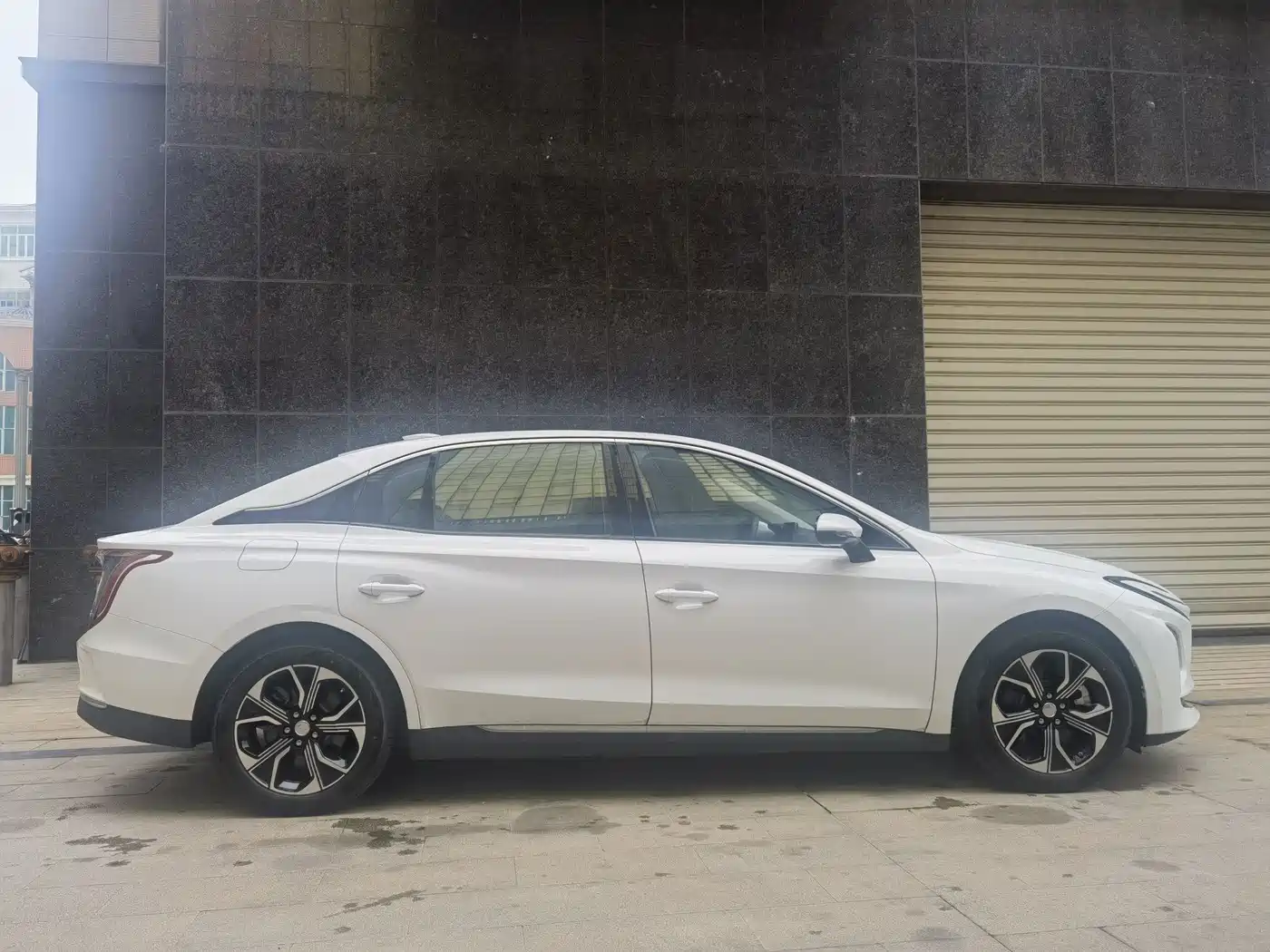 Hongqi E-QM5 2021 Ride-hailing Charging Basic Edition 4-seater фото 8