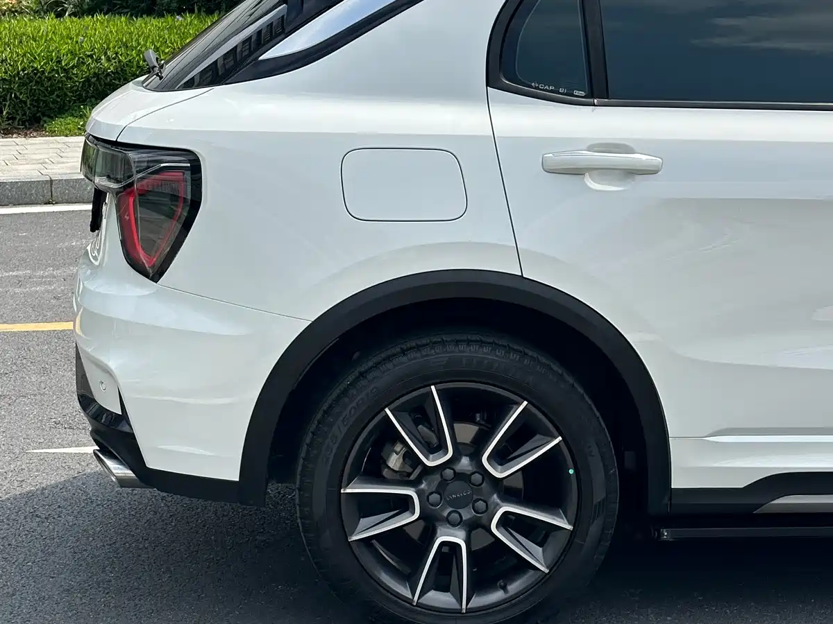 Lynk & Co 01 2021 2.0TD 2WD Pro фото 17