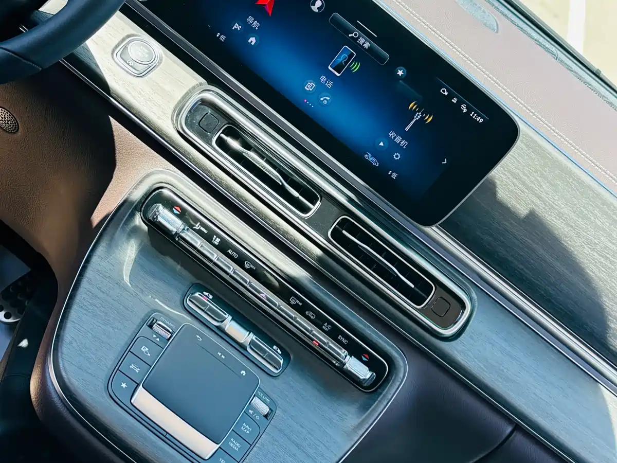 Mercedes-Benz V-Class 2024 V 300 L Long Wheelbase Luxury Edition фото 33