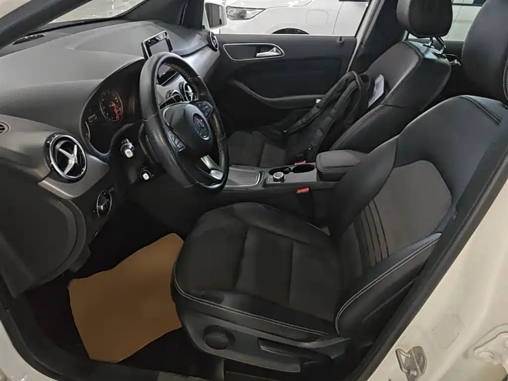 Mercedes-Benz B-Class 2015 B 200 Dynamic фото 15