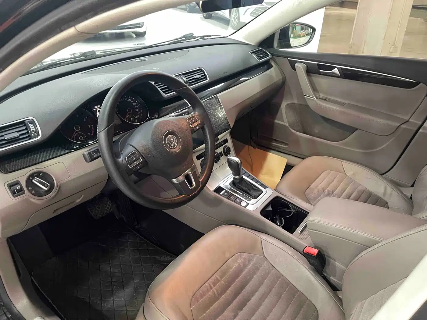 Volkswagen Magotan 2015 Facelift 1.8TSI Luxury фото 11