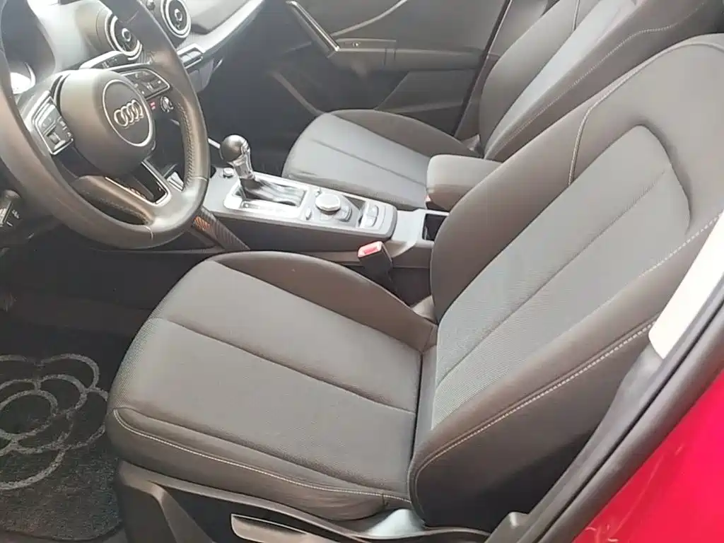 Фото 15 - Audi Q2L