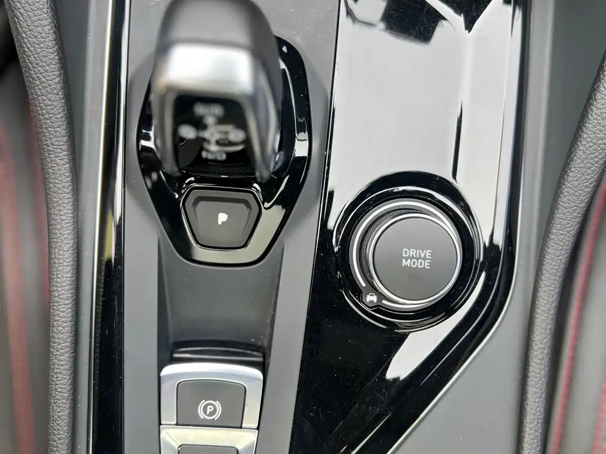 Lynk & Co 03 2020 2.0TD Auto Power Pro Edition фото 21