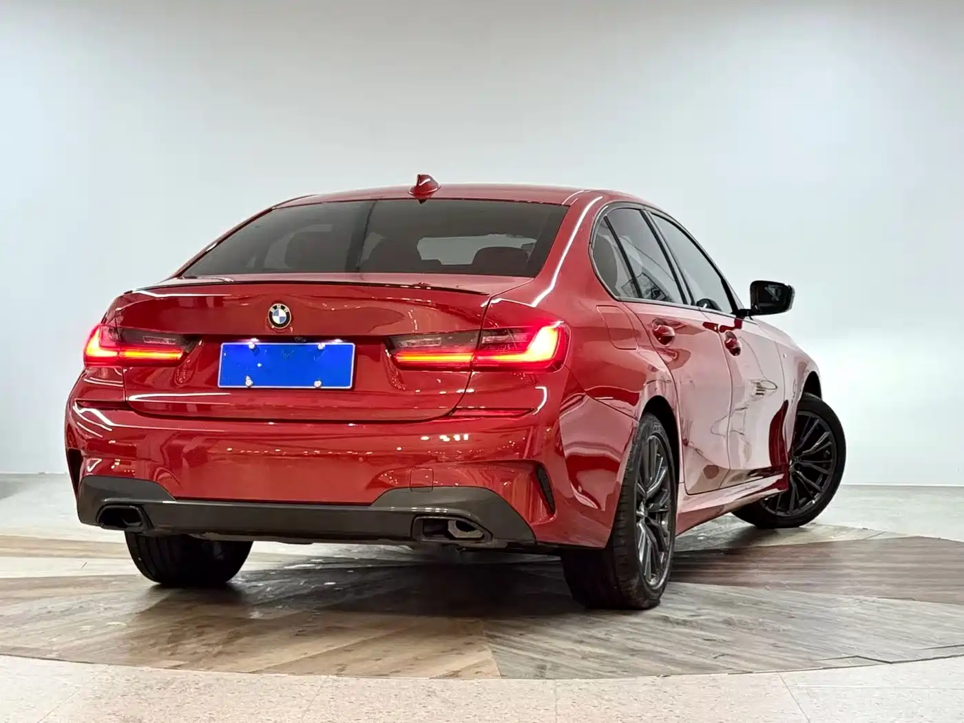BMW 3 Series 2021 325i M Sport Night Edition фото 3