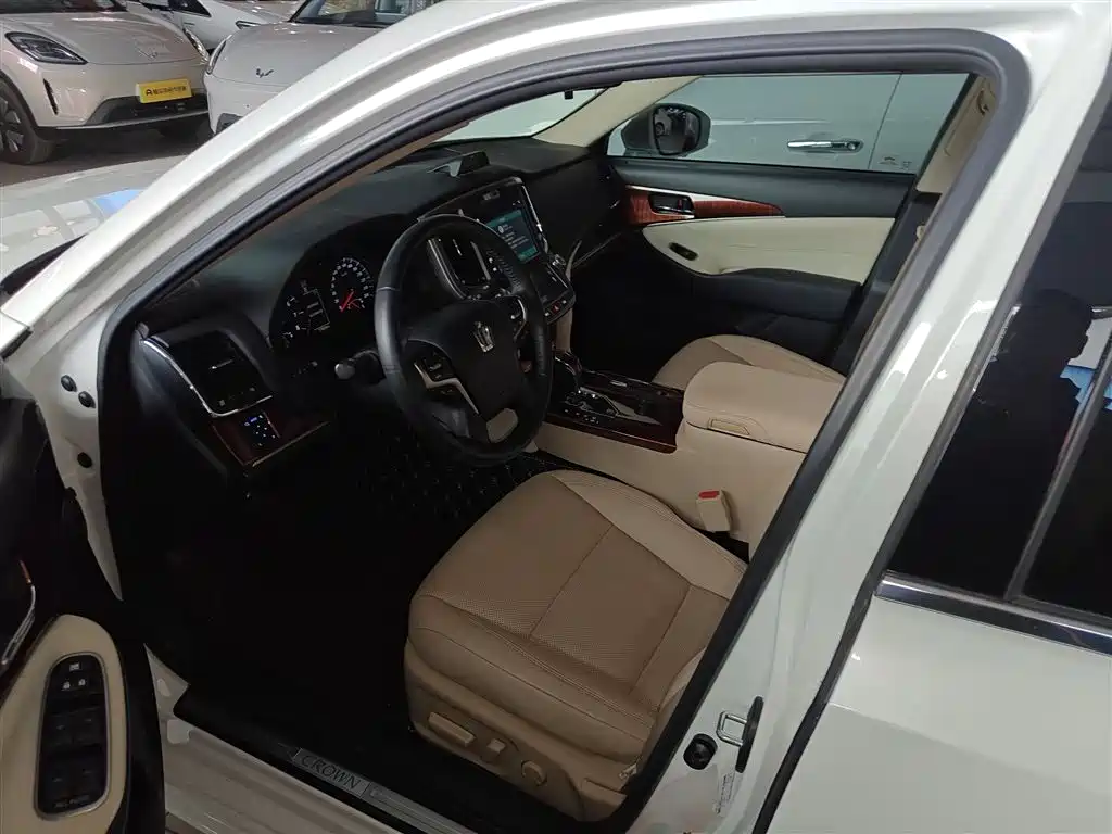 Toyota Crown 2015 2.5L Smart Edition фото 14