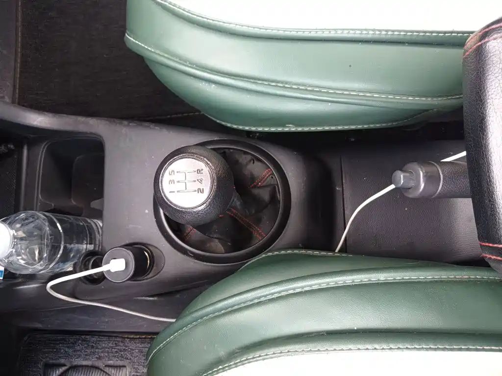 Фото 7 - Suzuki Swift