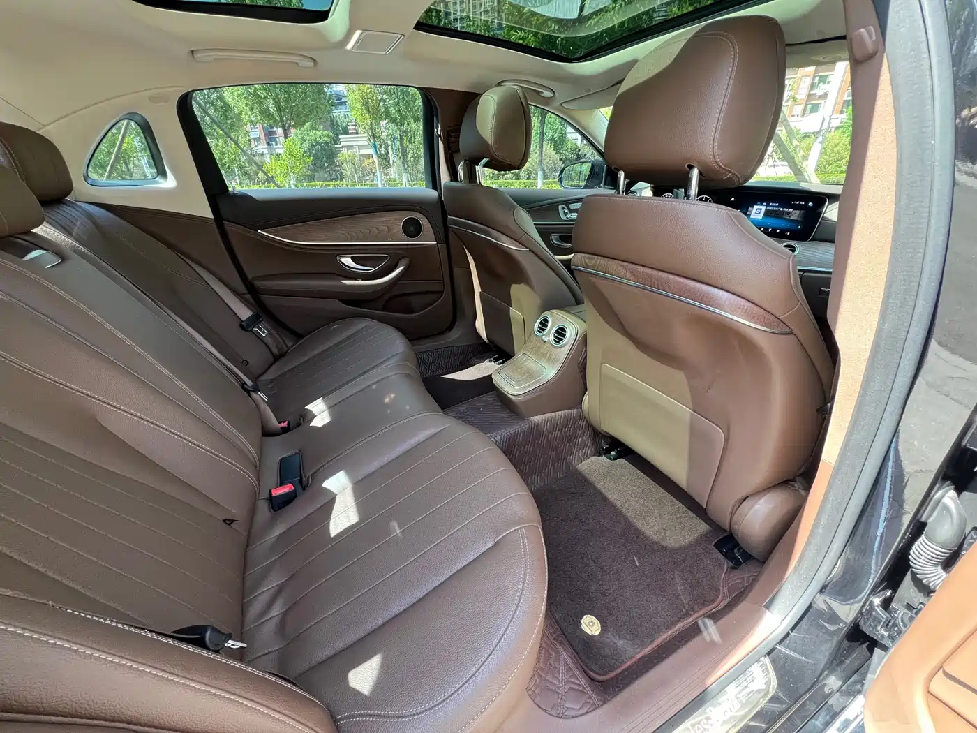 Mercedes-Benz E-Class 2023 E 300 L Fashion фото 10