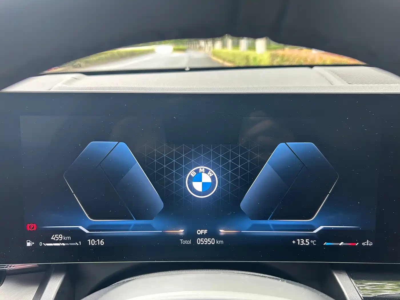 BMW 5 Series 2025 530Li Leading M Sport Package фото 11