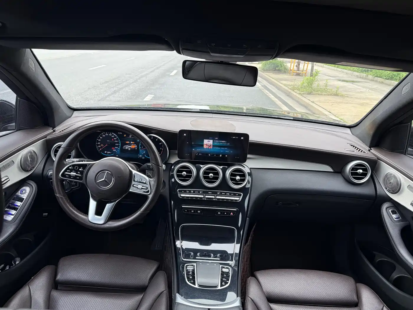 Mercedes-Benz GLC 2022 Model GLC 260 L 4MATIC Luxury Edition фото 6