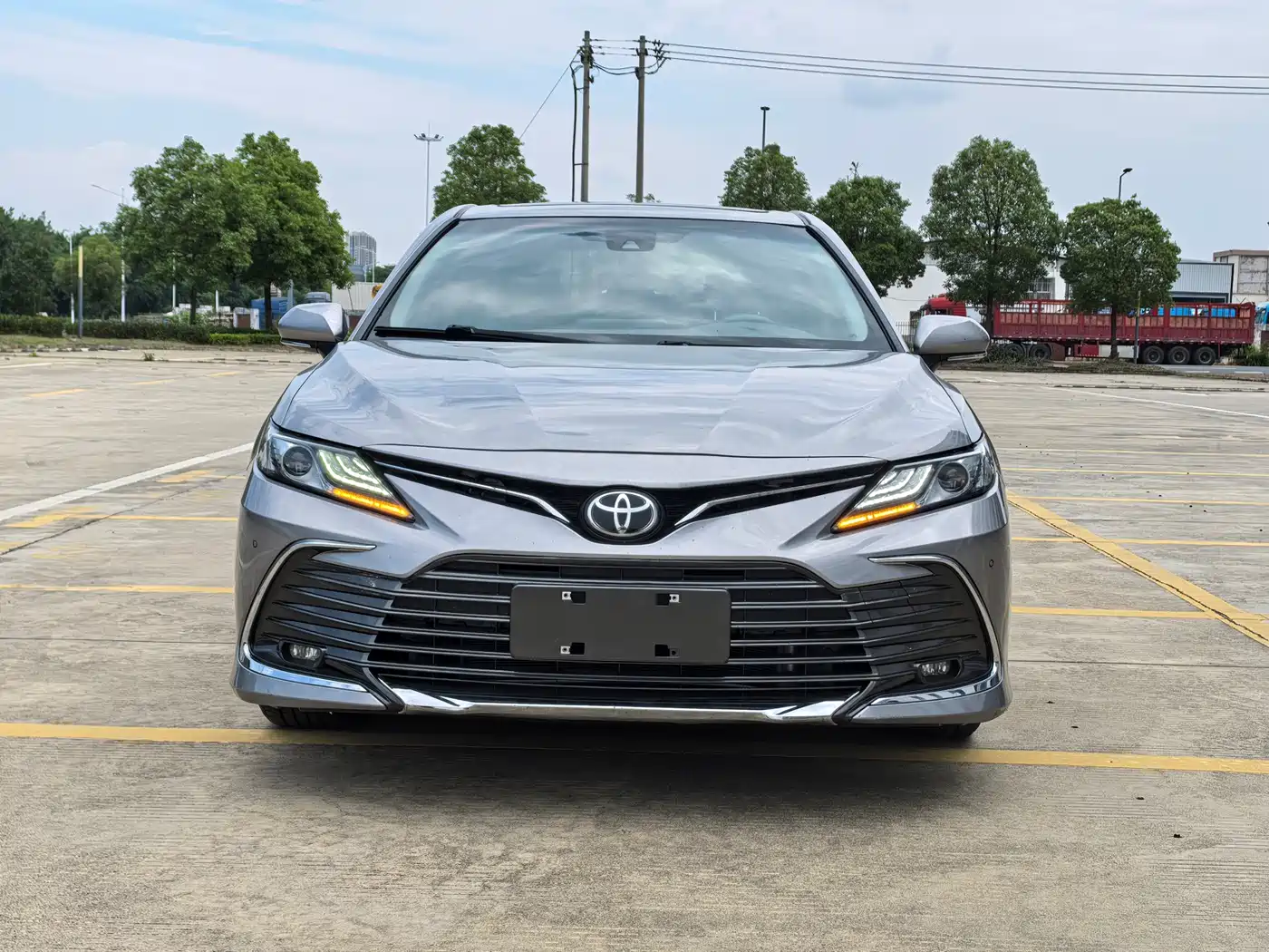 Toyota Camry 2023 2.0G Luxury Edition фото 2