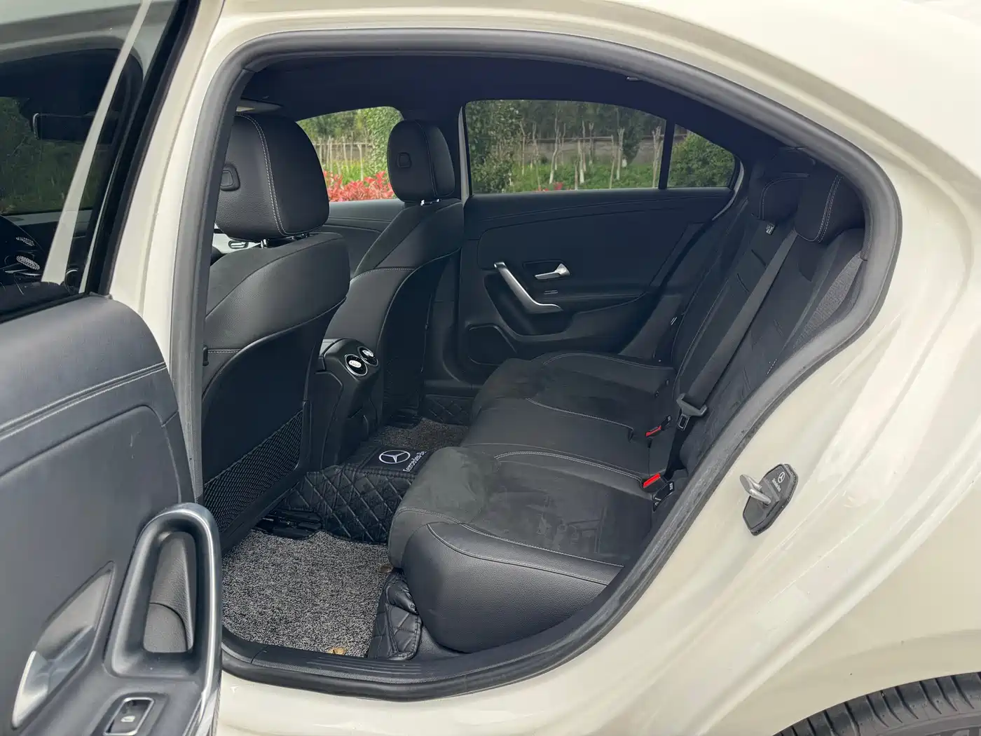 Mercedes-Benz A-Class 2020 Facelift A 220 L 4MATIC Sport Sedan фото 7