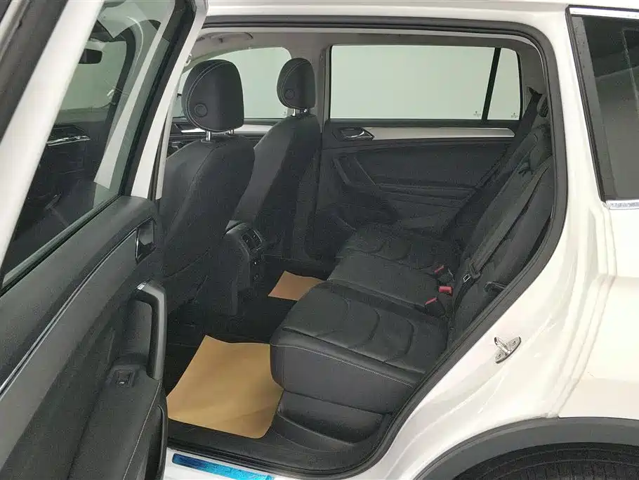 Volkswagen Tiguan L 2017 330TSI Automatic 2WD Luxury Edition фото 11