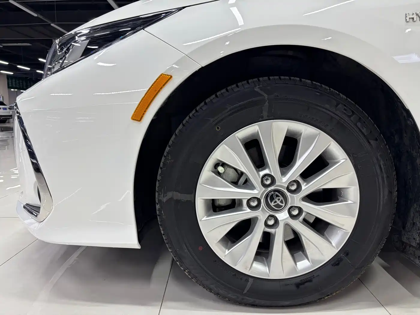 Toyota Corolla 2023 1.8L Smart Hybrid Dual Engine Pioneer Edition фото 17