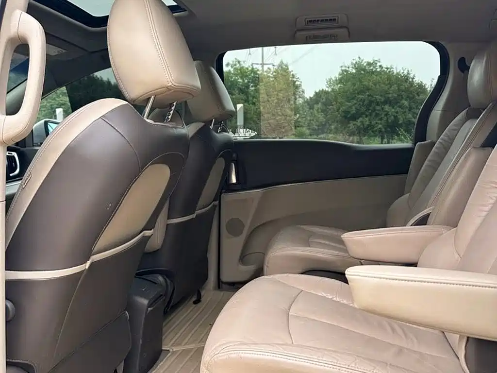 Photo 7 - Buick GL8