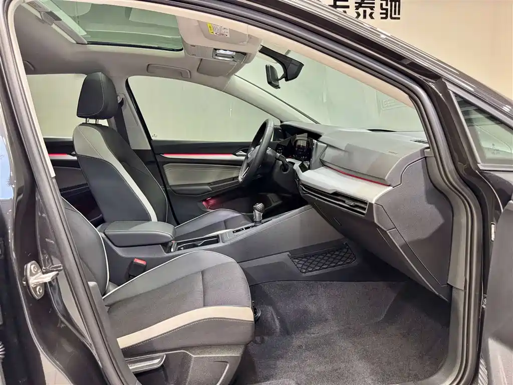 Volkswagen Golf 2023 Facelift 280TSI DSG Pro фото 19