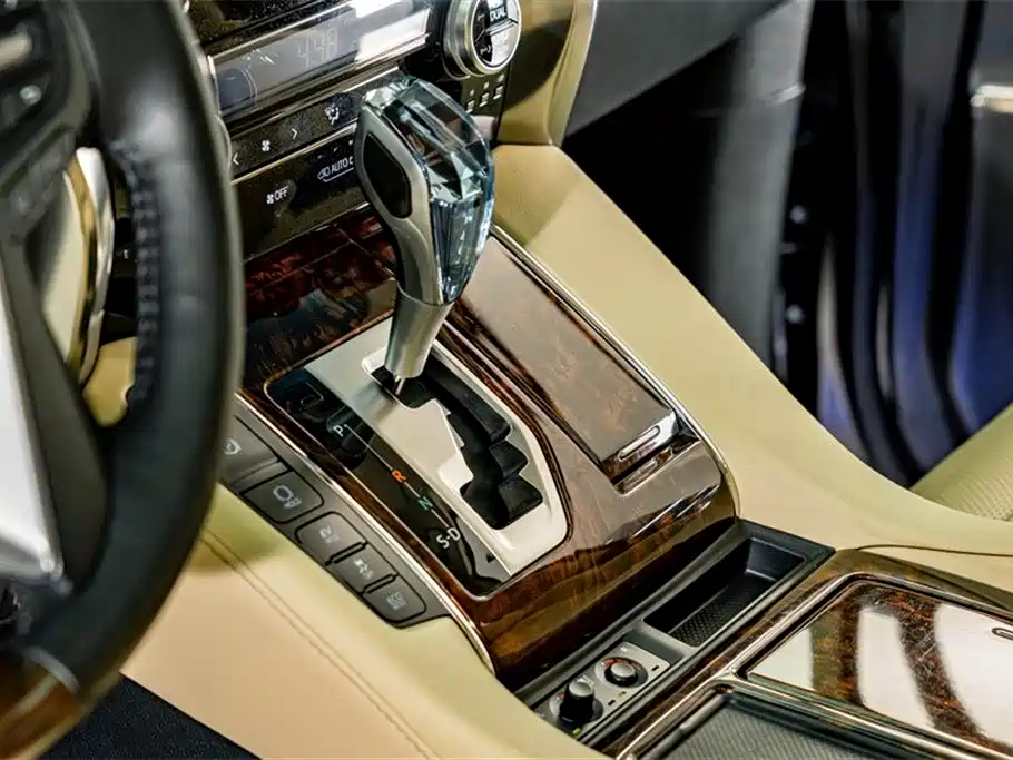 Toyota Alphard 2021 Hybrid 2.5L Luxury фото 12