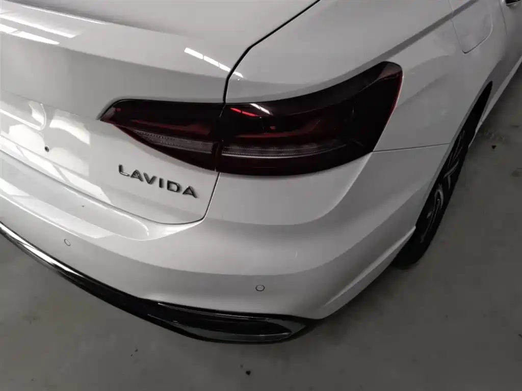 Volkswagen Lavida 2024 Model 1.5L Automatic Starlight 5 Million Edition фото 8