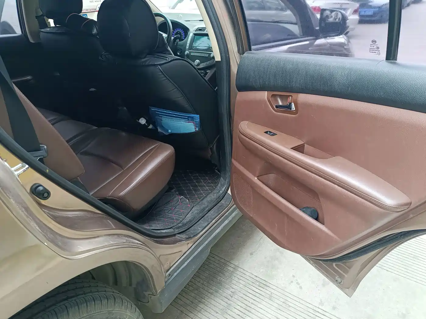 BYD S6 2016 2014 Model 2.0L Manual Luxury 7-Seater