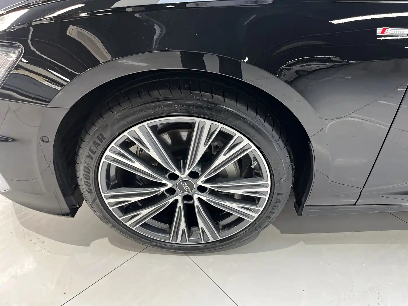 Audi A6L 2026 Model Year 45 TFSI quattro Premium Dynamic фото 13
