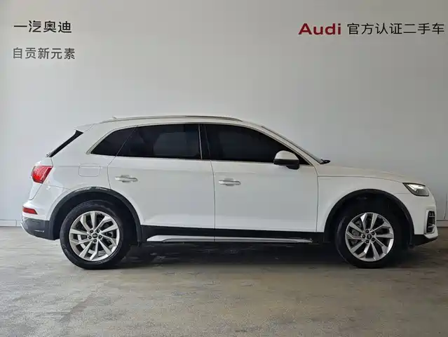 Audi Q5L 2024 Model 40 TFSI Luxury Elegance — фото 2