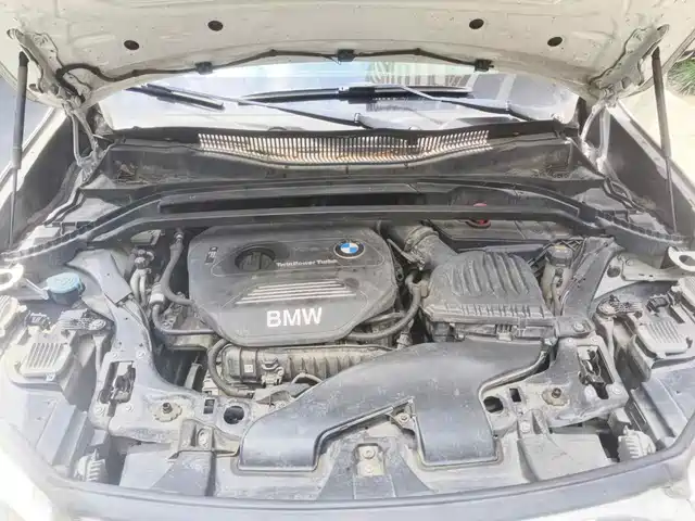 BMW X1 2018 sDrive18Li Premium Model — фото 3