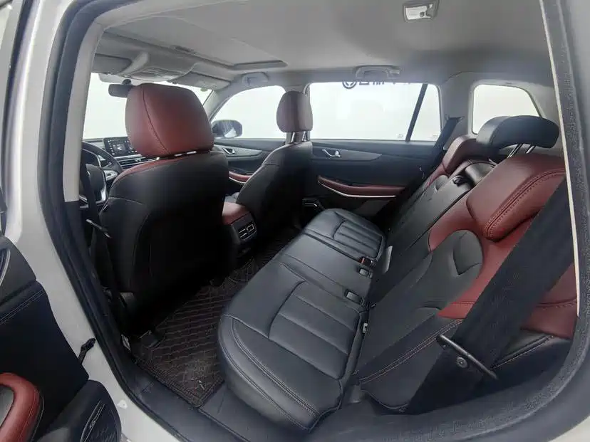 Фото 8 - Changan CS75