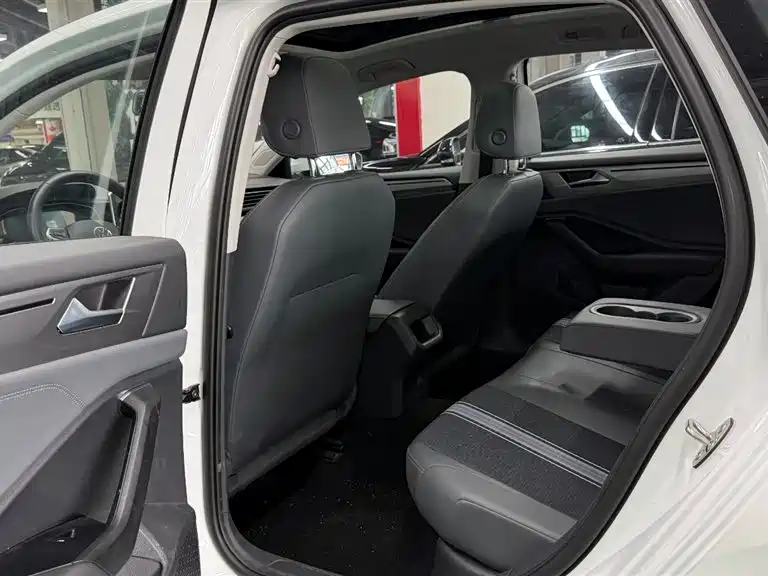 Volkswagen Sagitar 2024 200TSI DSG Flying Edition фото 7