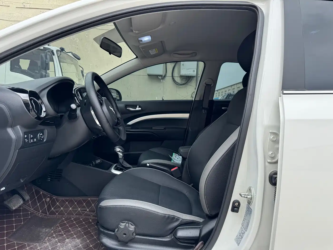 Kia KX1 2021 1.4L Automatic Fun Edition фото 6