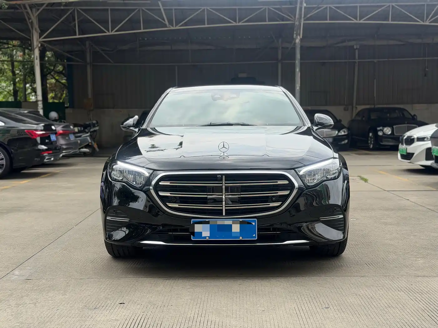 Mercedes-Benz E-Class 2026 E 300 L Luxury фото 2