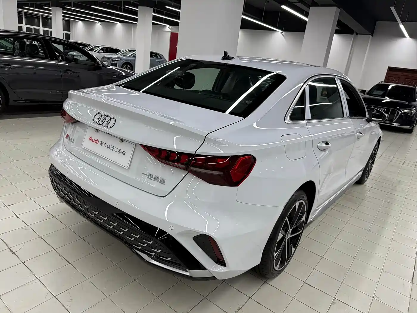 Audi A3 2025 A3L Limousine 35TFSI Flying Spur Premium + Luxury Selection Package фото 18