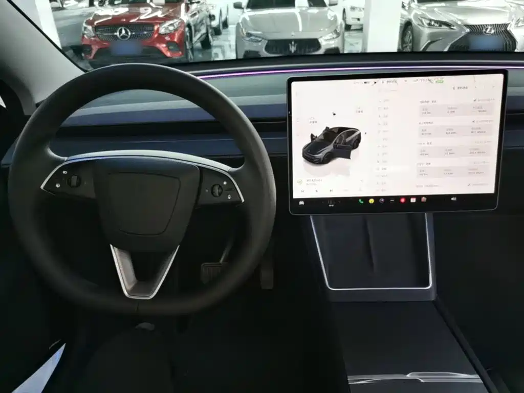Фото 10 - Tesla Model Y