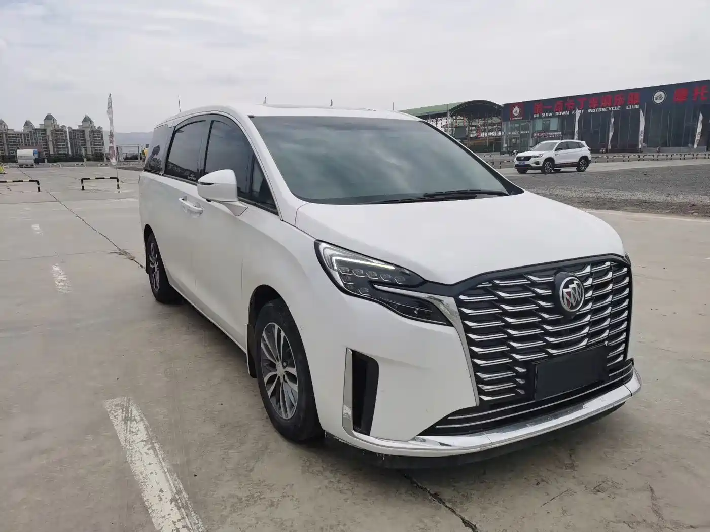 Buick GL8 2021 ES Landlord 653T Premium фото 3